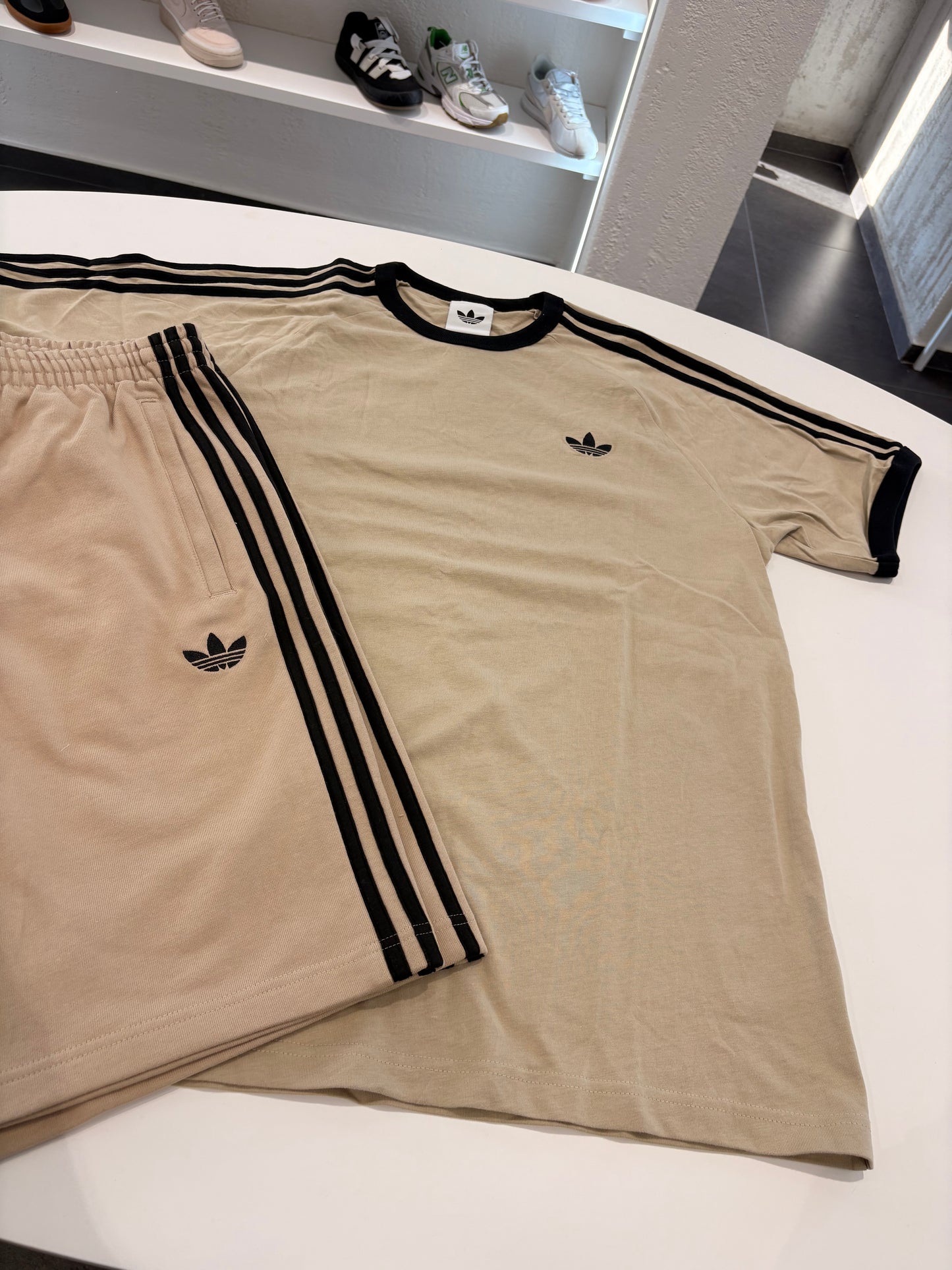 Coordinato Adidas Originals beige
