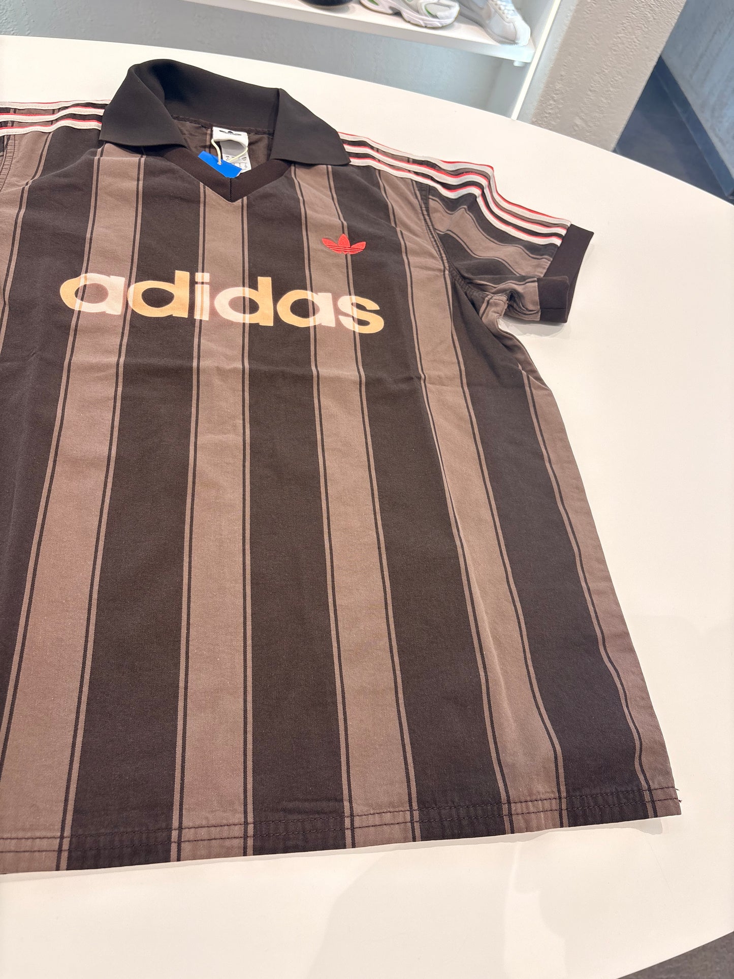 T-shirt Adidas coffee 3 stripes red white