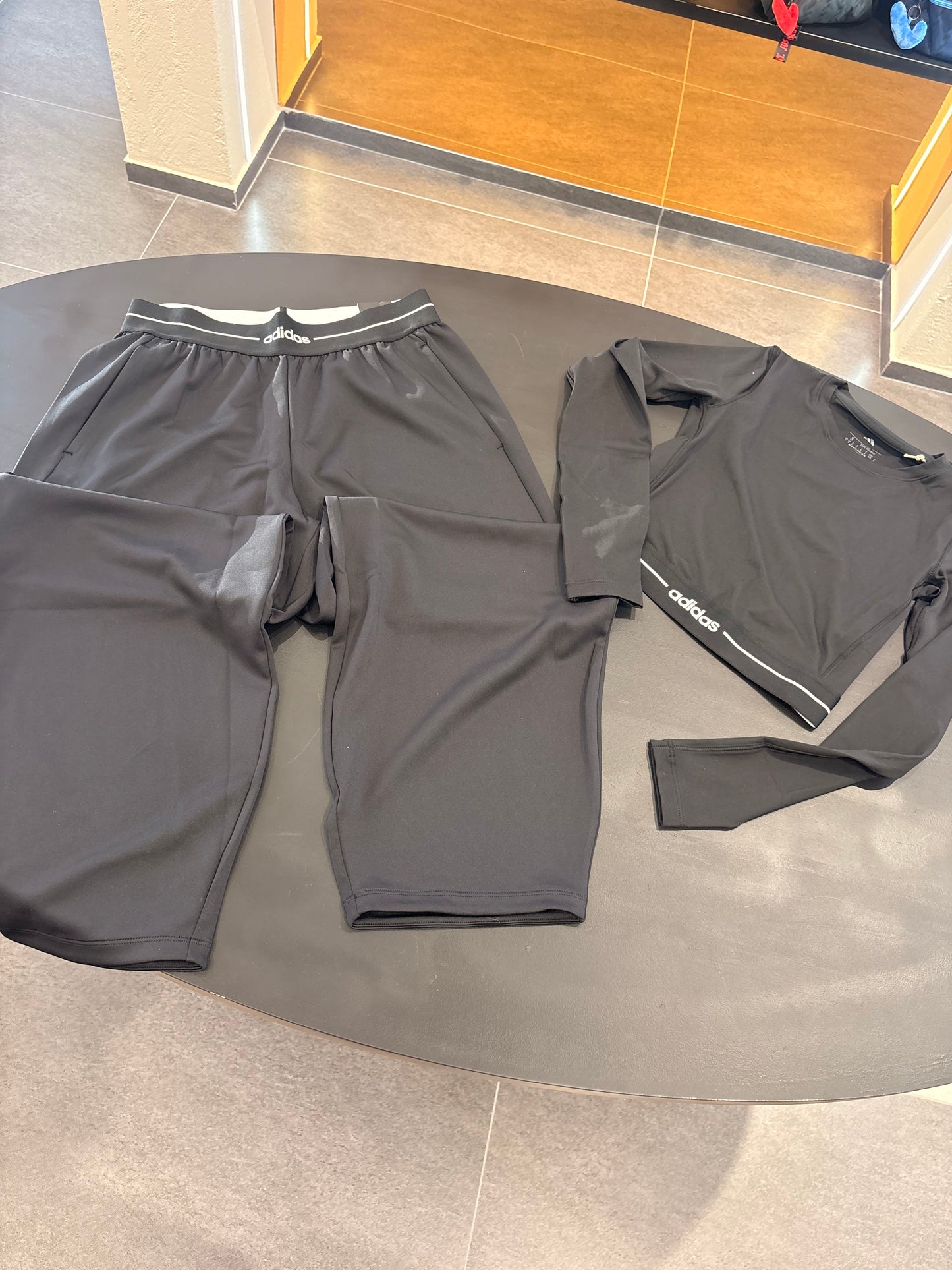 Coordinato Adidas hyperglam cropped long sleeve black