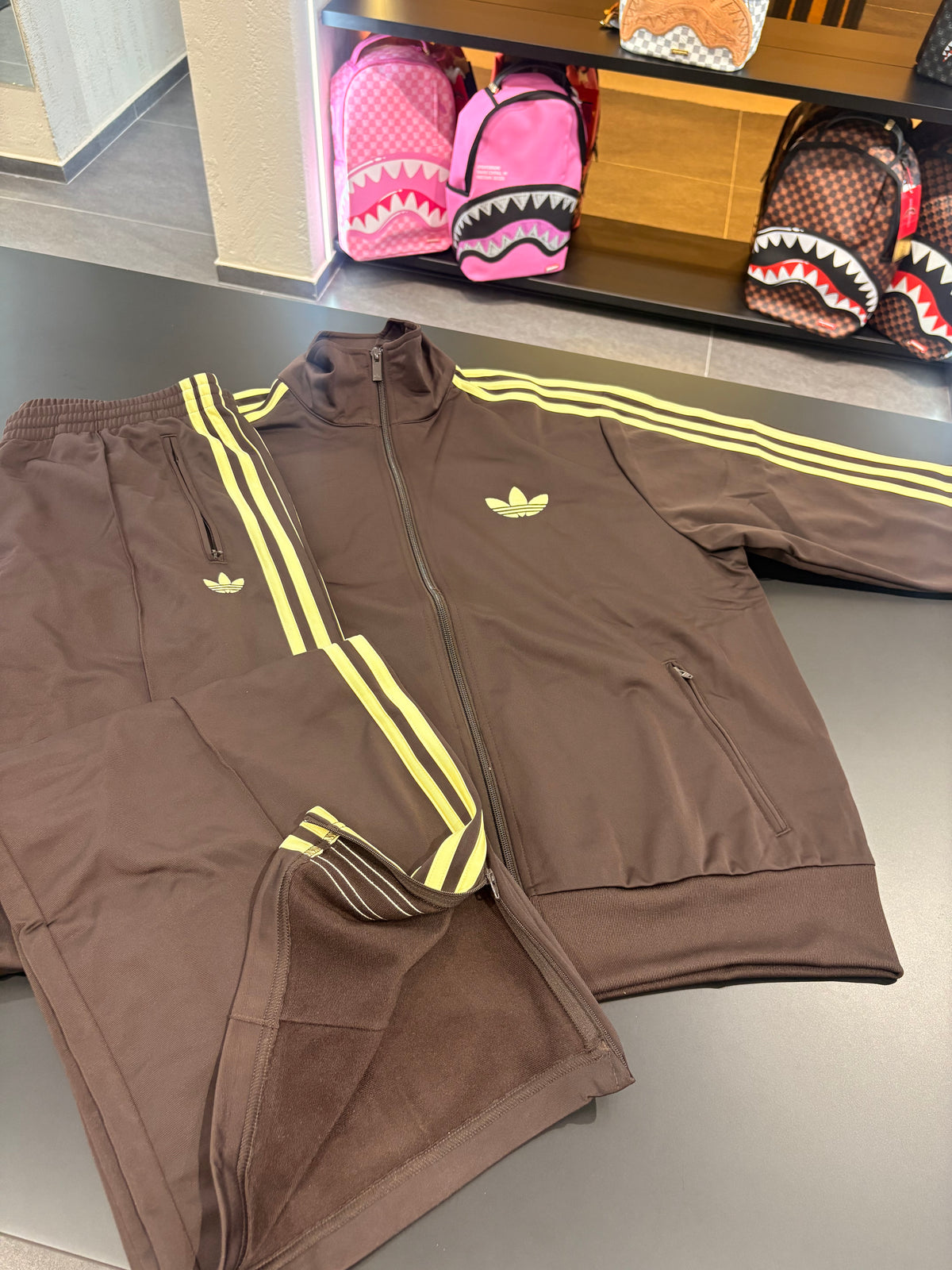 Tuta Adidas firebird brown/yellow