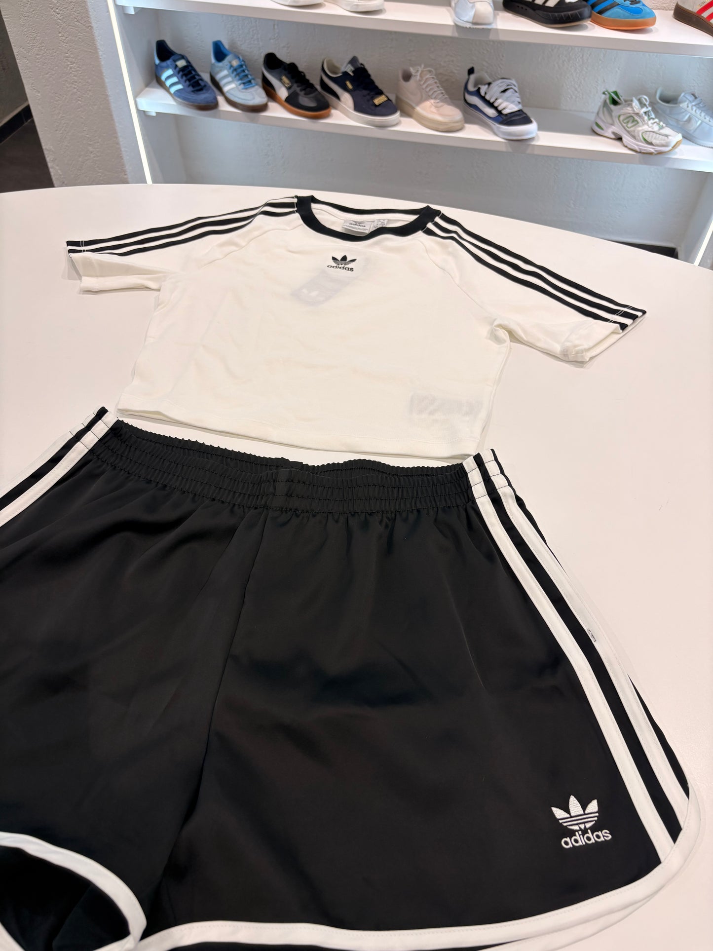 Coordinato Adidas B&W crop