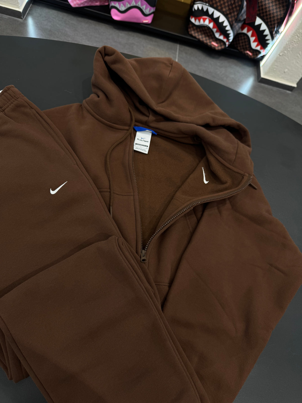 Tuta Nike oversize x zip marrone