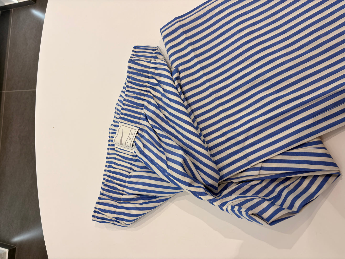 Pantaloni loose a righe