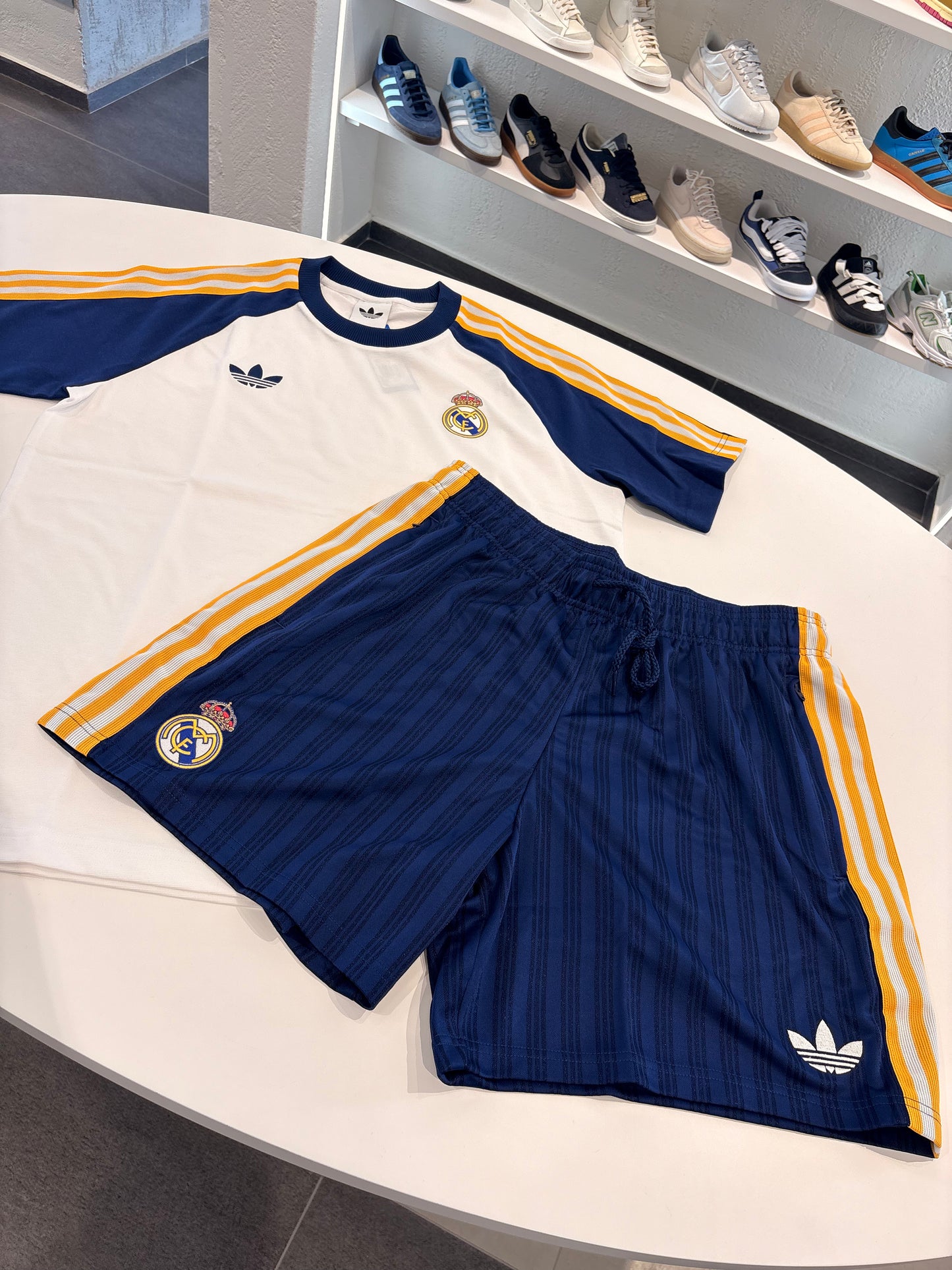 Completino T-SHIRT REAL MADRID