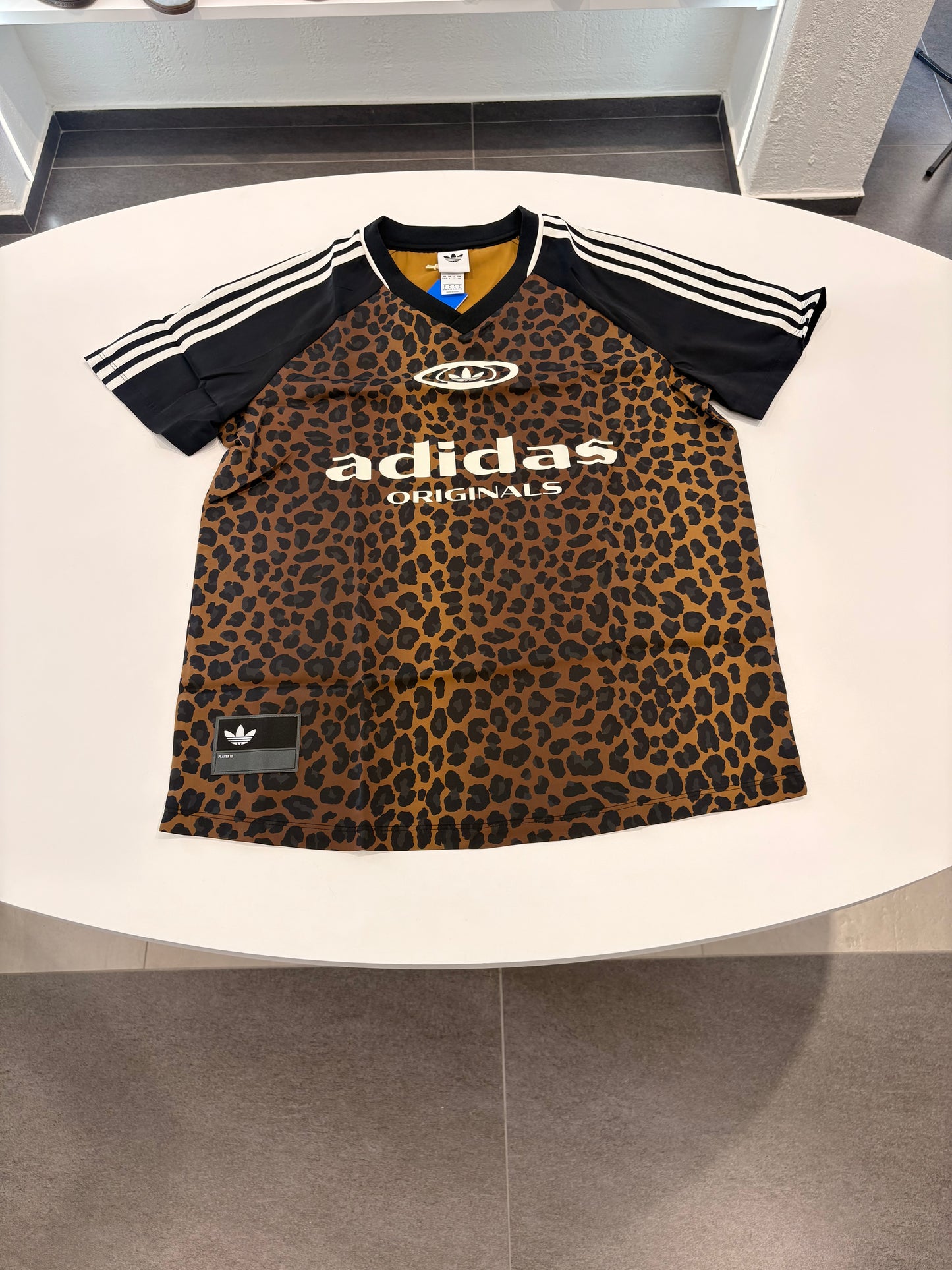 T-shirt Adidas Leopard spalla 3lines black