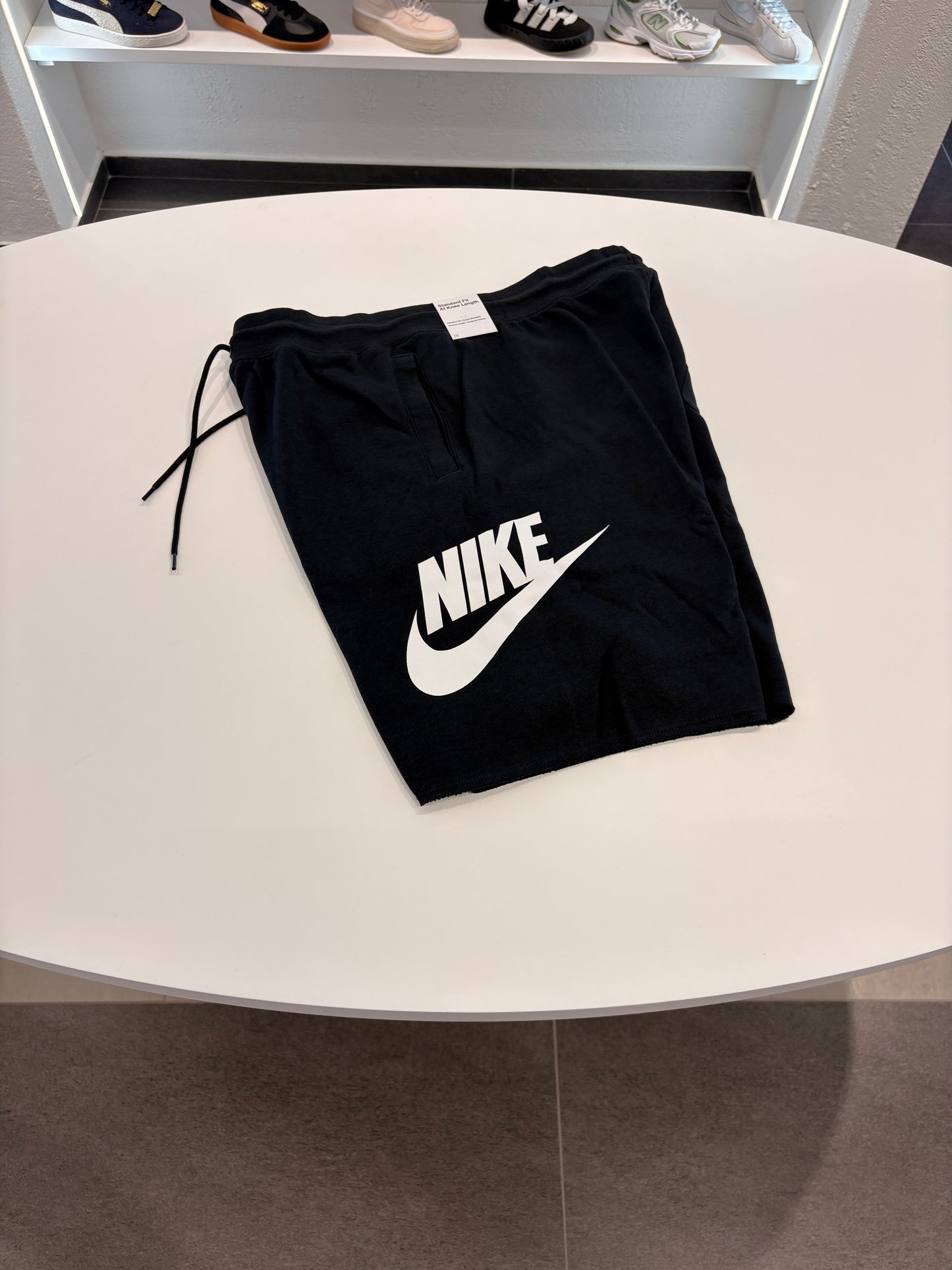 Shorts logo Nike big