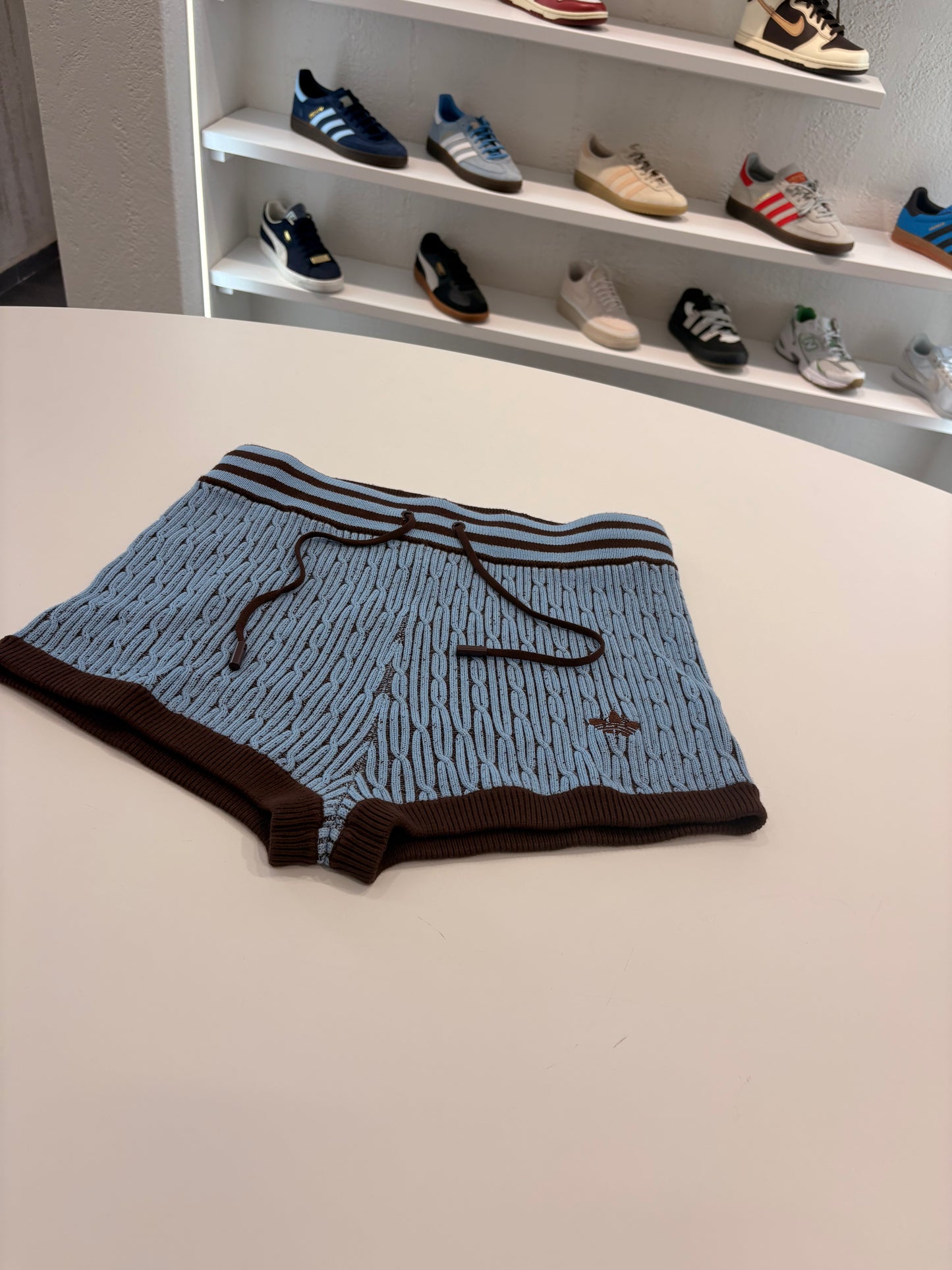 Shorts Adidas ORIGINALS in maglia blue brown