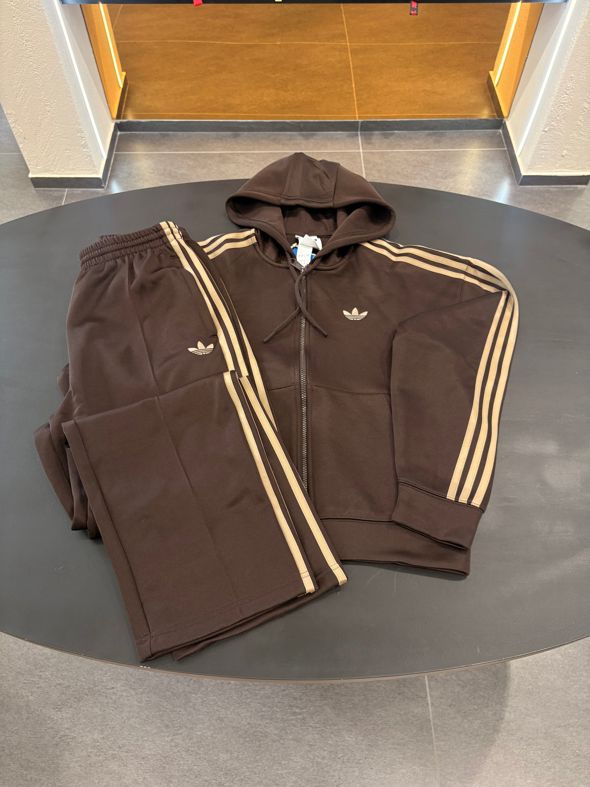 Tuta Adidas Spacer Baggy track brown/bronze