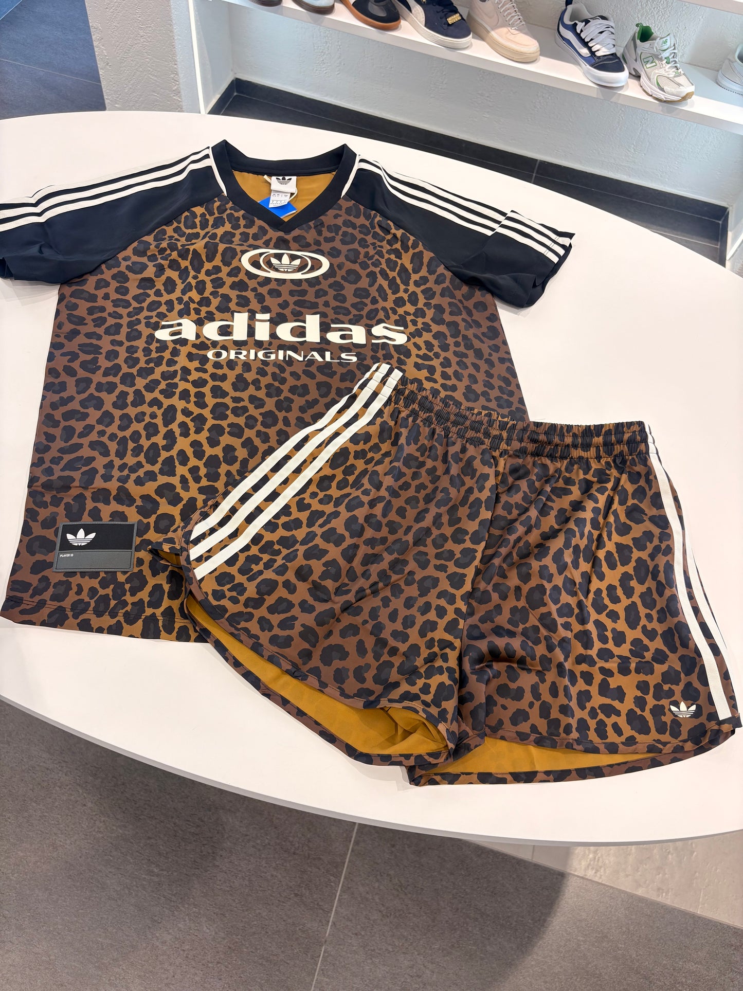 Coordinato Adidas Leopard 2.0