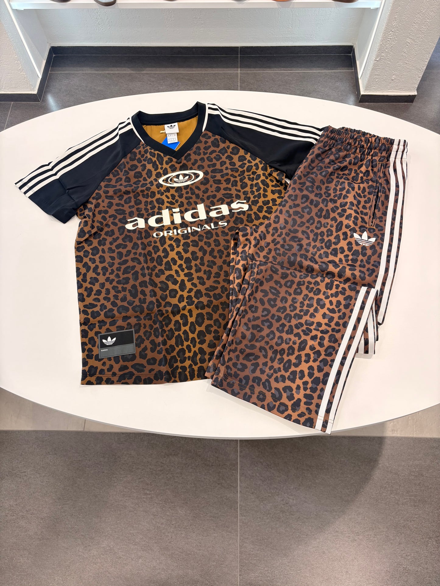 Coordinato adidas Leopard spalla 3lines black