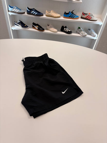 Costume Nike nero