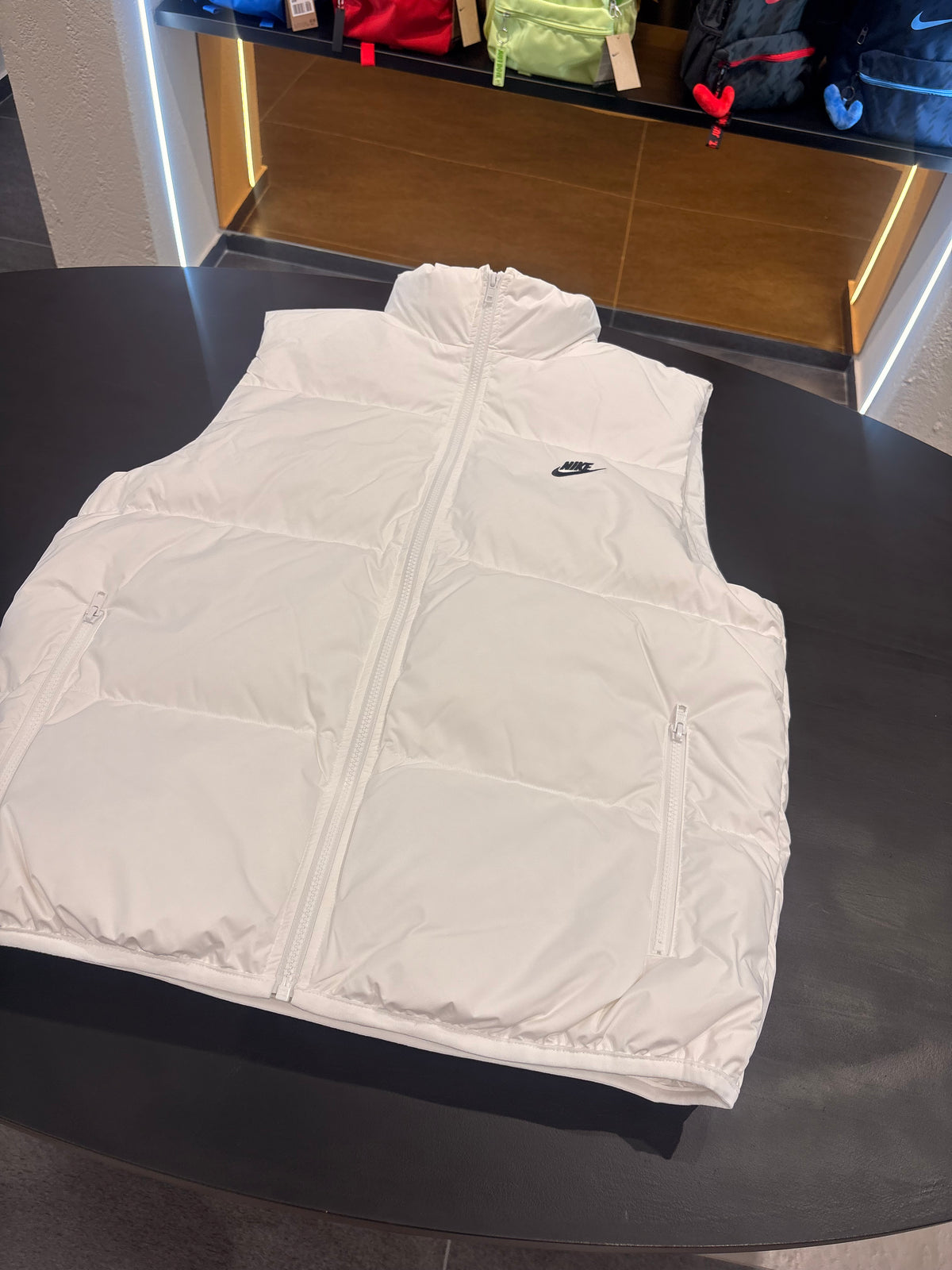 Smanicato Nike total white