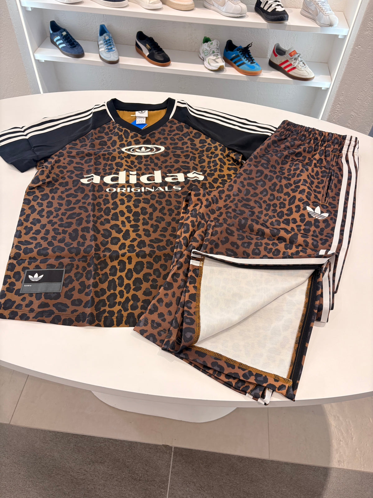 Coordinato adidas Leopard spalla 3lines black
