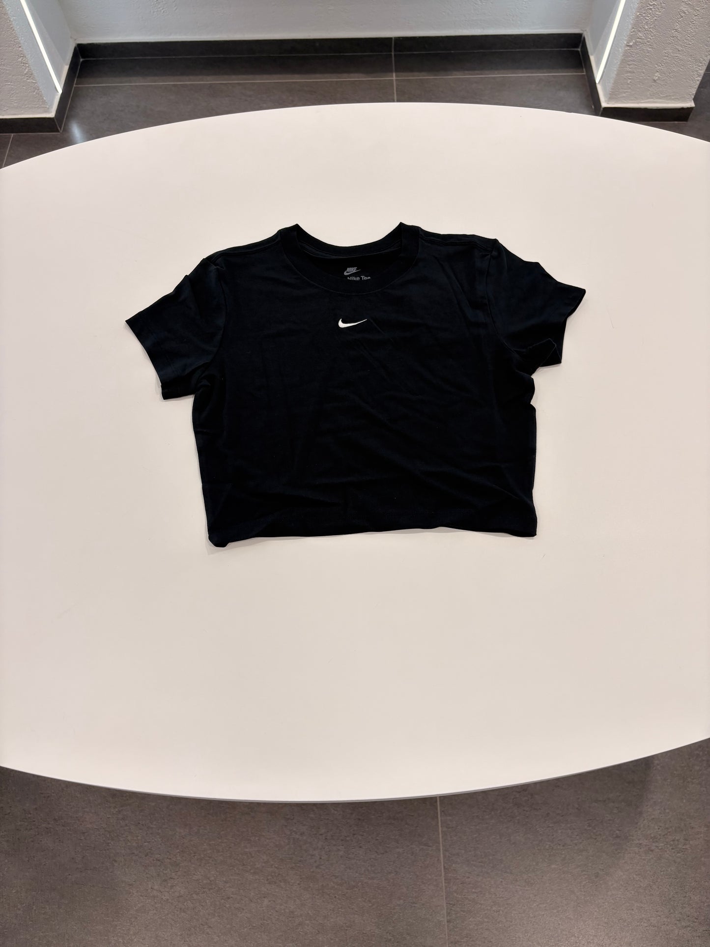 T-shirt Nike crop mezze maniche nere