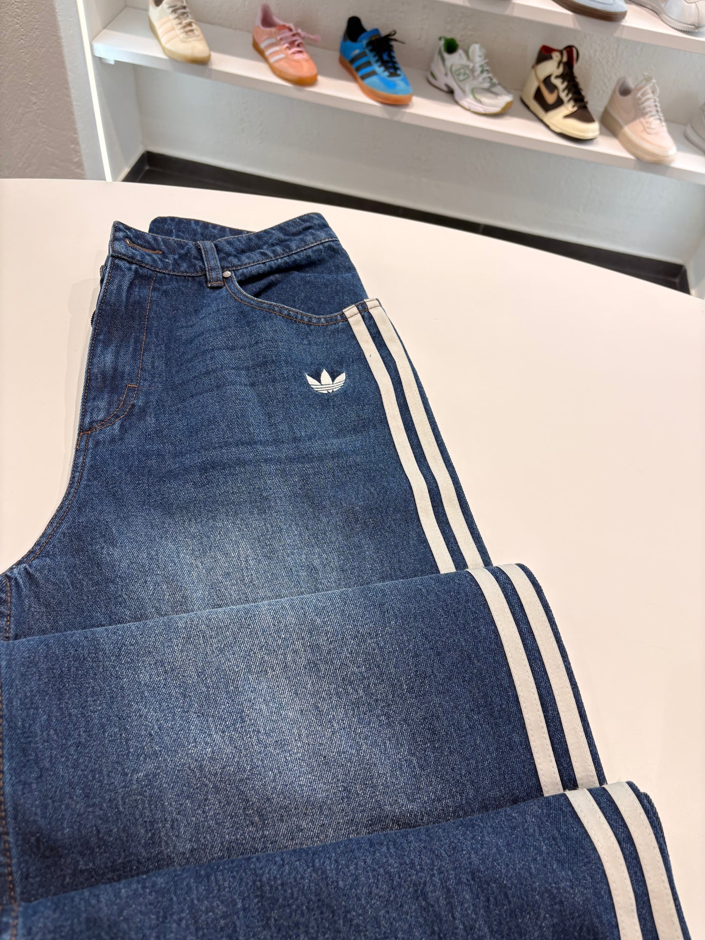 Jeans a gamba larga Adidas