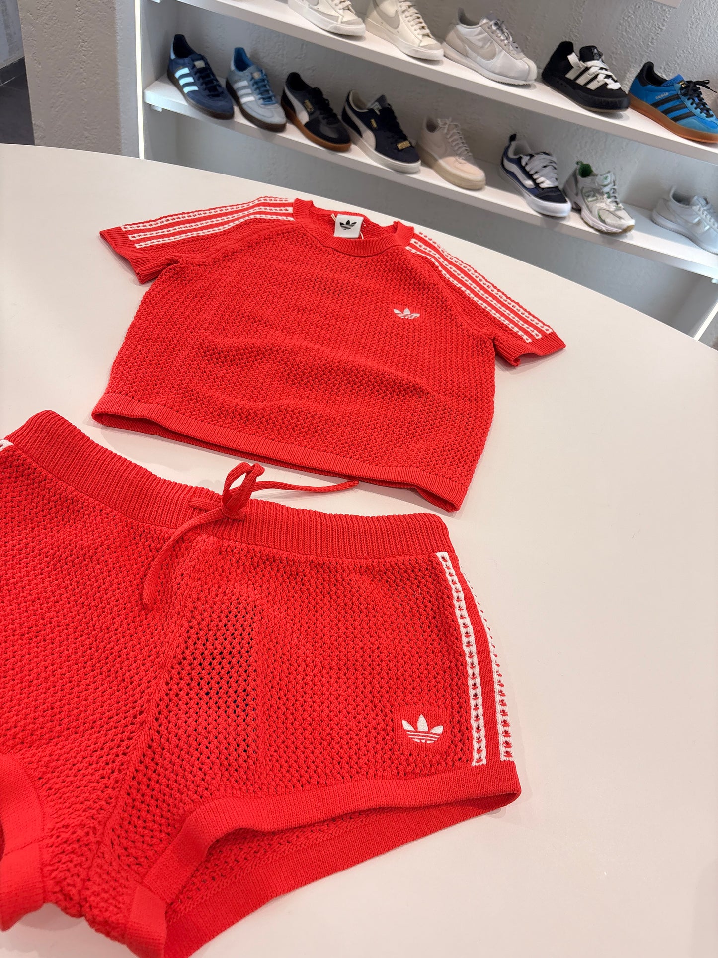 Coordinato Adidas traforato cali tee