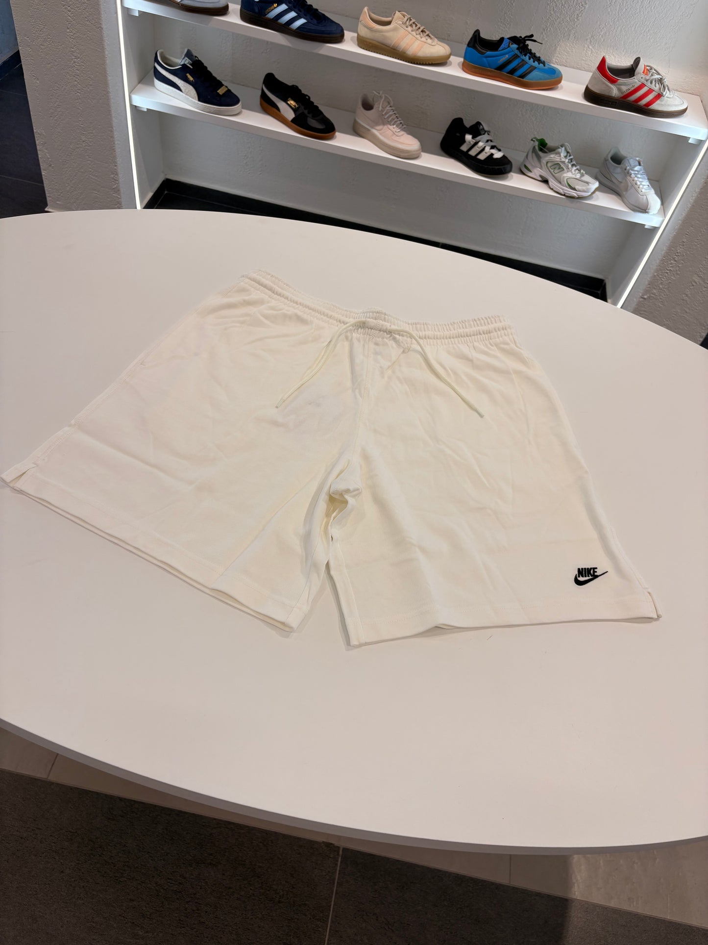 Bermuda Nike white