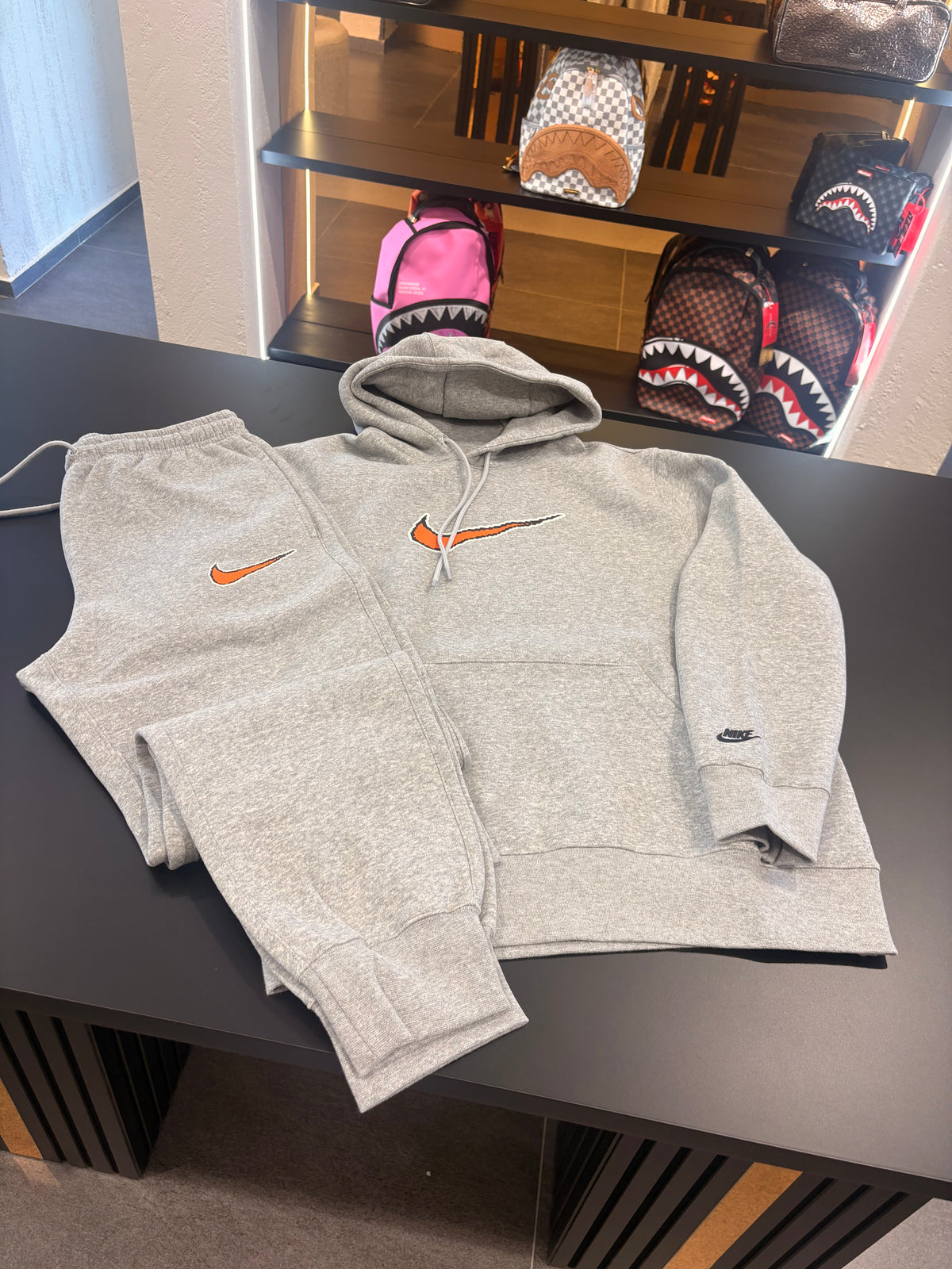 Tuta Nike grey swoosh orange