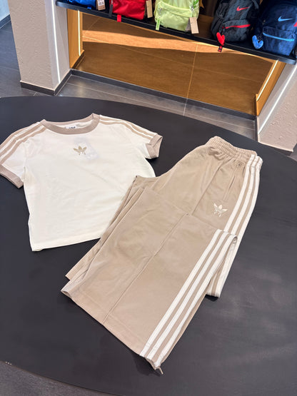 Coordinato Adidas logo schizzo beige