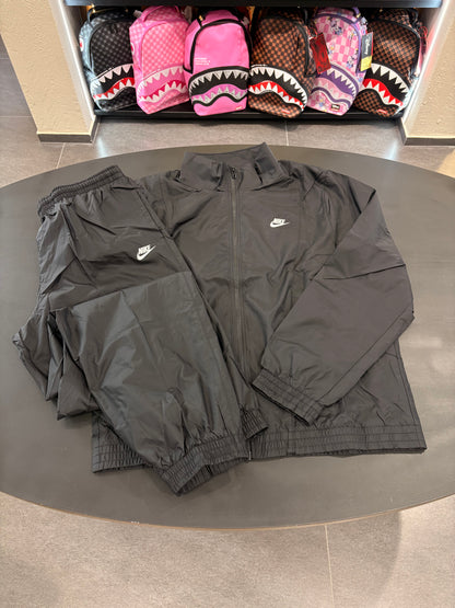 Tuta Nike antivento nera