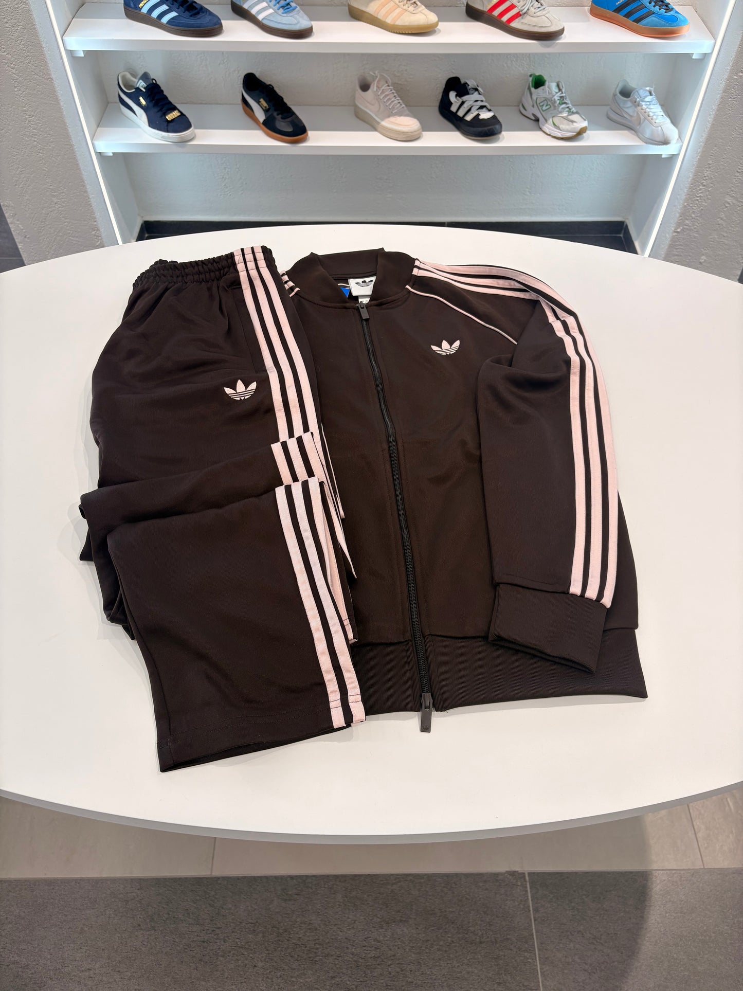 Tuta Adidas ORIGINALS brown/pink