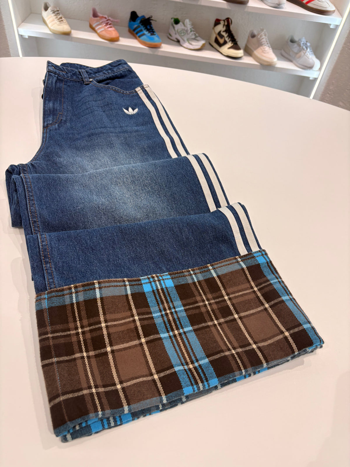 Jeans a gamba larga Adidas