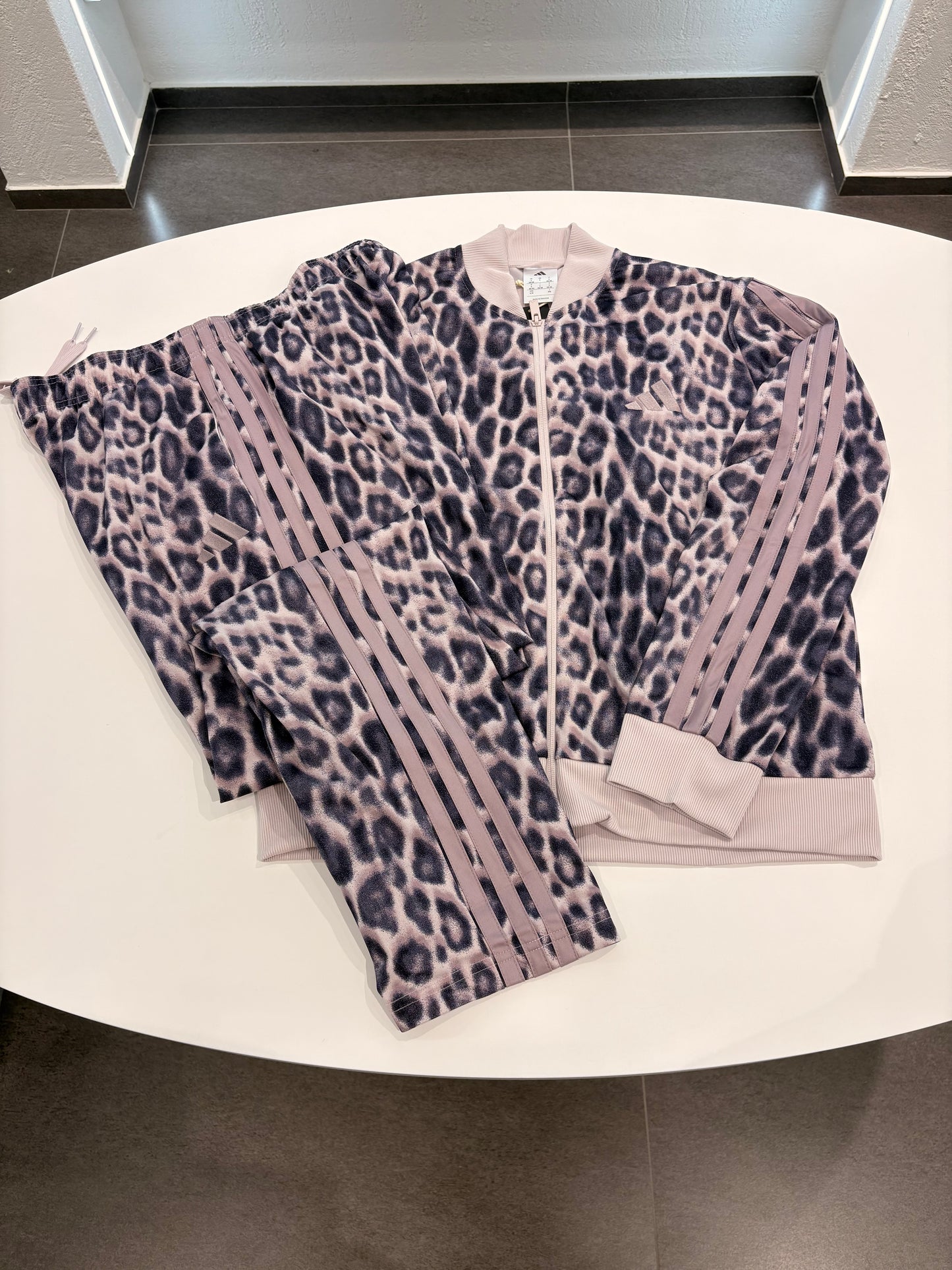 Tuta Adidas ess 3S animalier