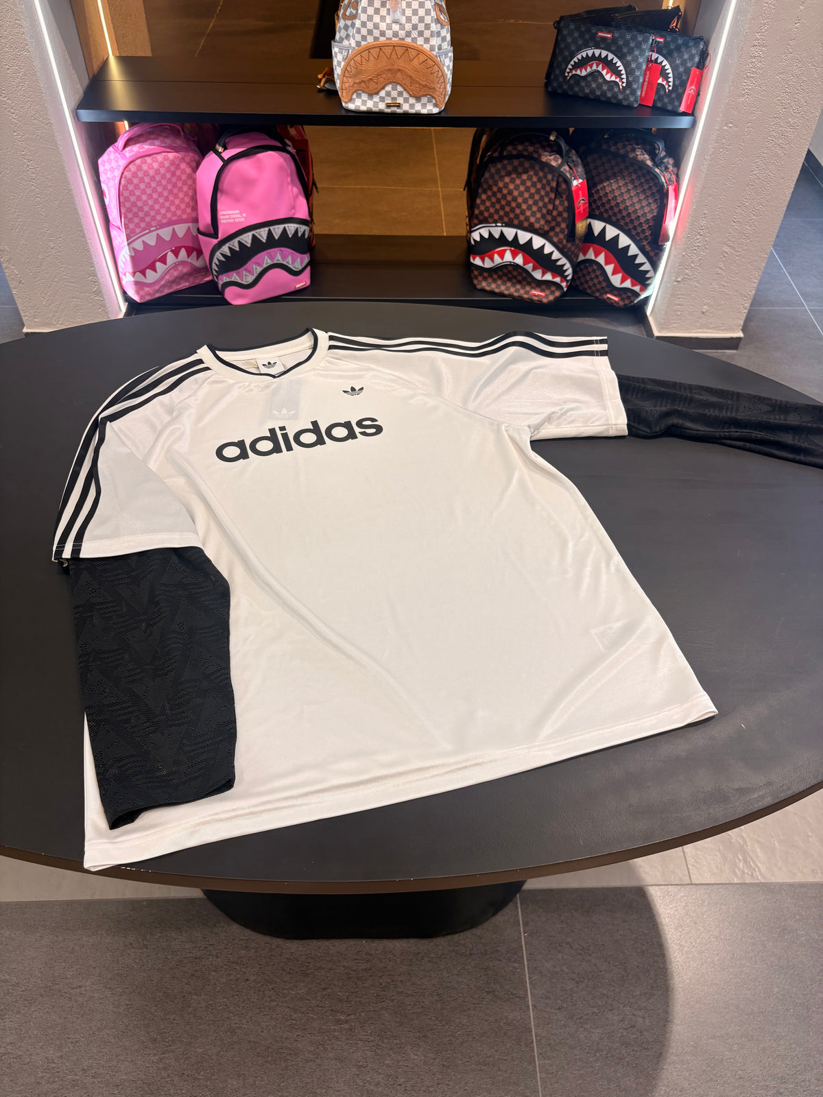 T-shirt Adidas manica merletto