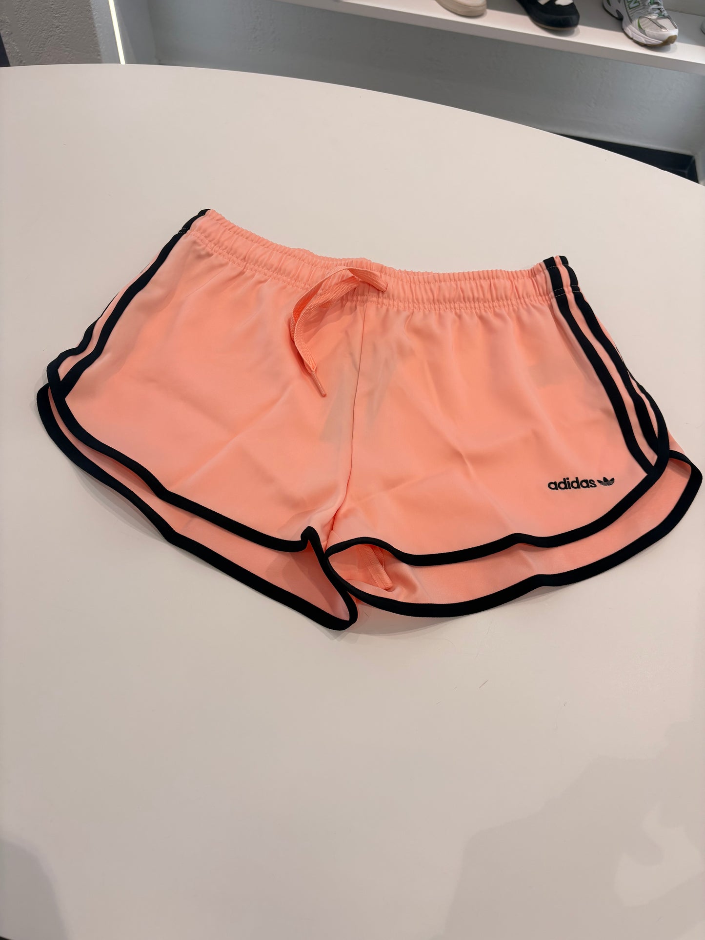 Shorts Adidas peach pink