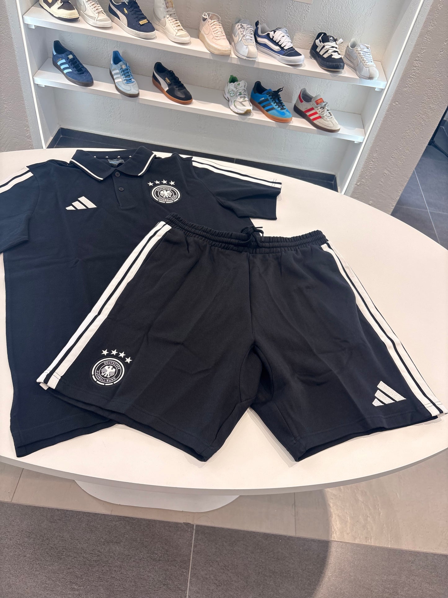 Completino Adidas Germania