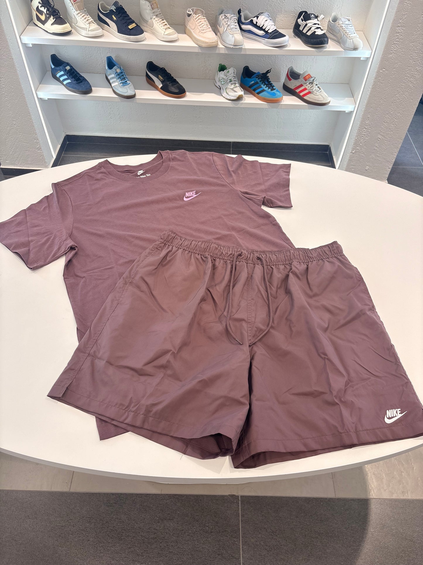 Coordinato Nike Marrone