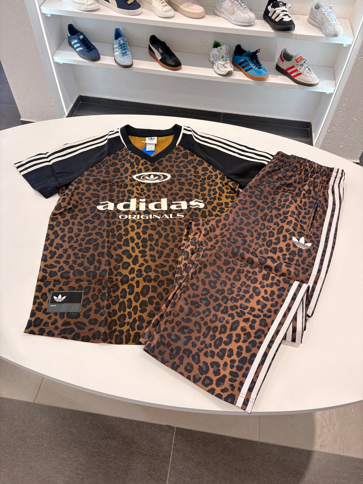 Coordinato adidas Leopard spalla 3lines black