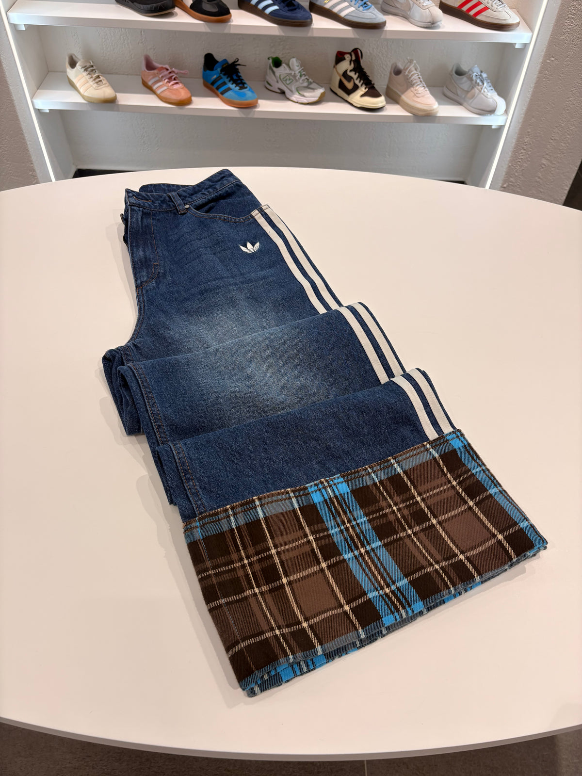 Jeans a gamba larga Adidas