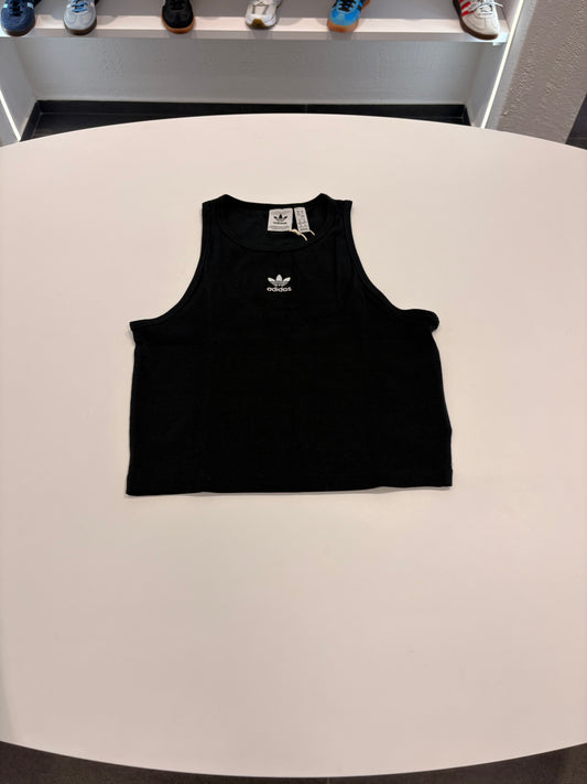 Top Adidas essentials black