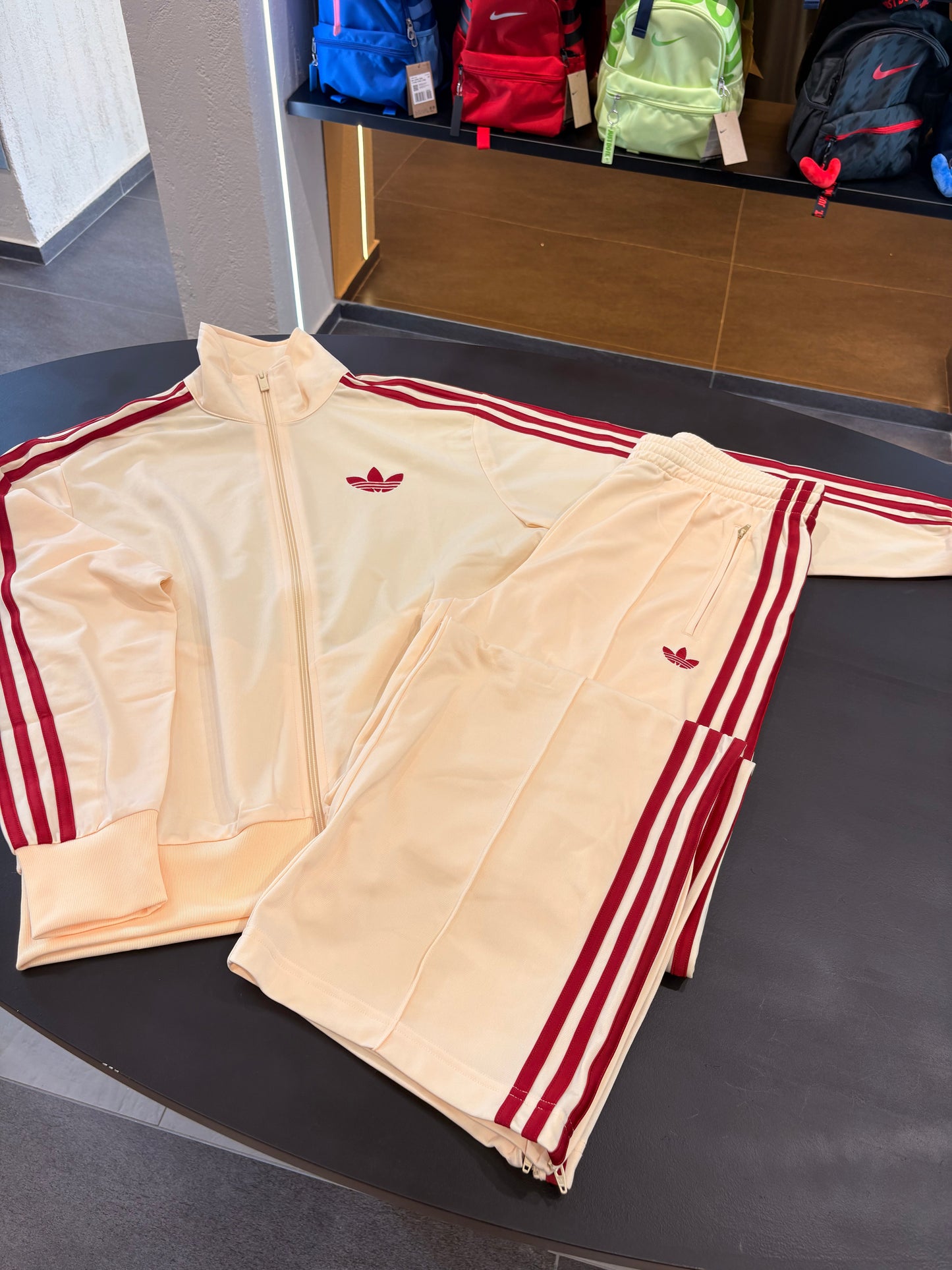 Tuta Adidas firebird Classic panna/3lines Red
