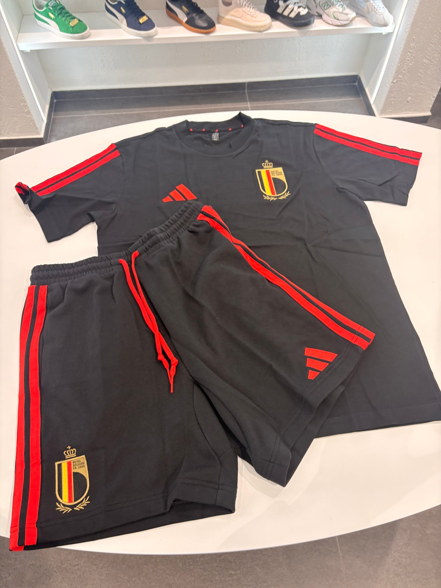 Completino Belgio TOTAL black