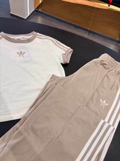 Coordinato Adidas logo schizzo beige
