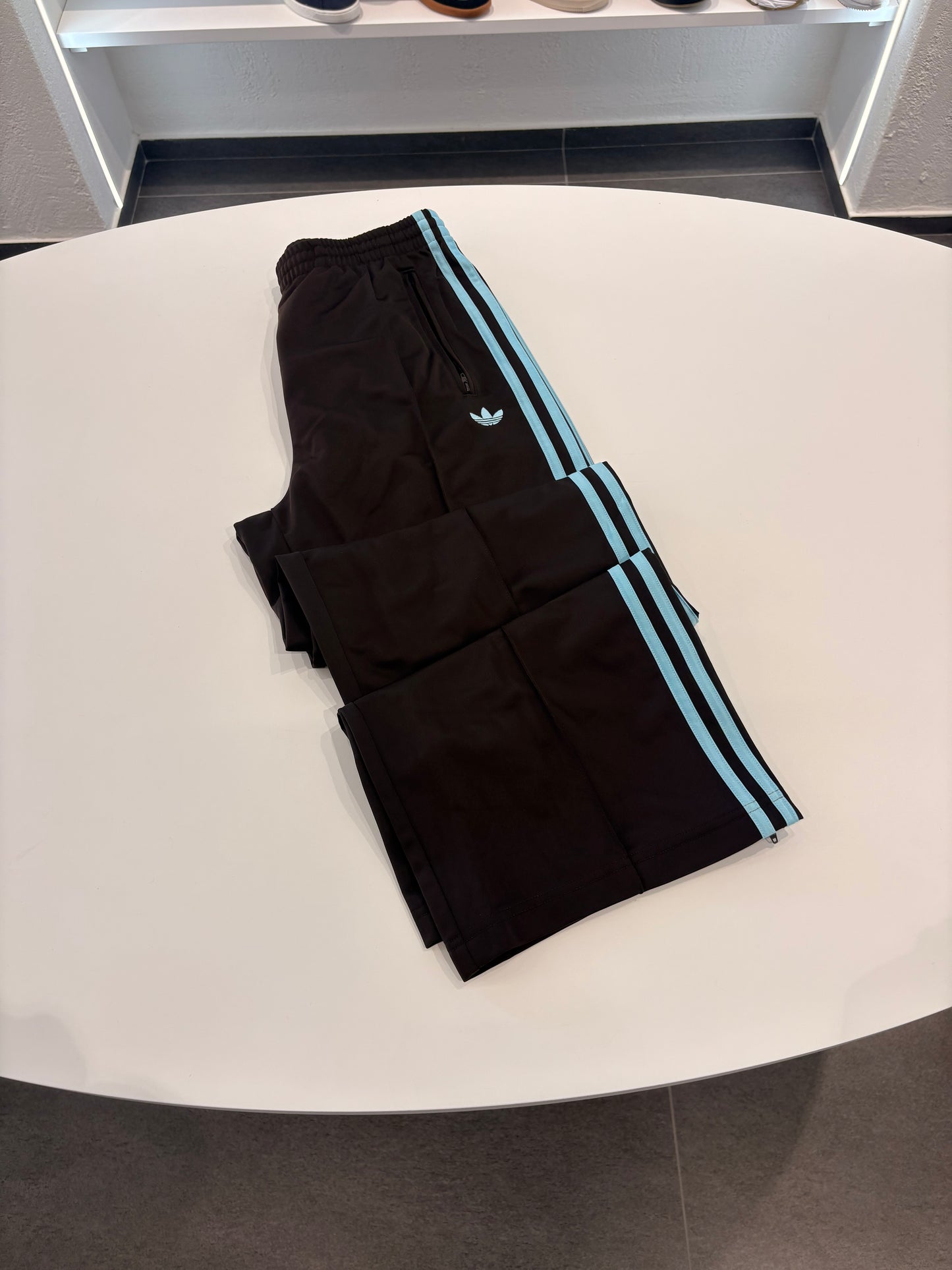 Pantaloni Adidas firebird aurora coffee icey blue