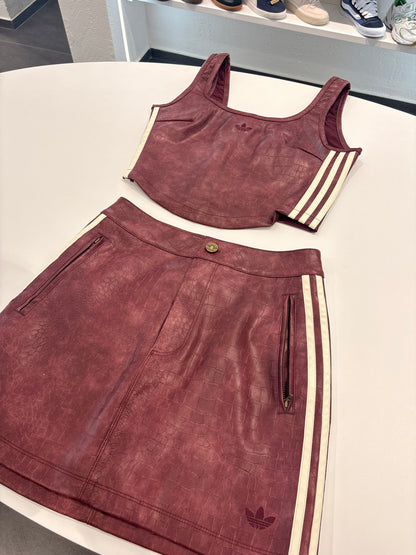 Coordinato gonna/top Adidas in pelle bordeaux