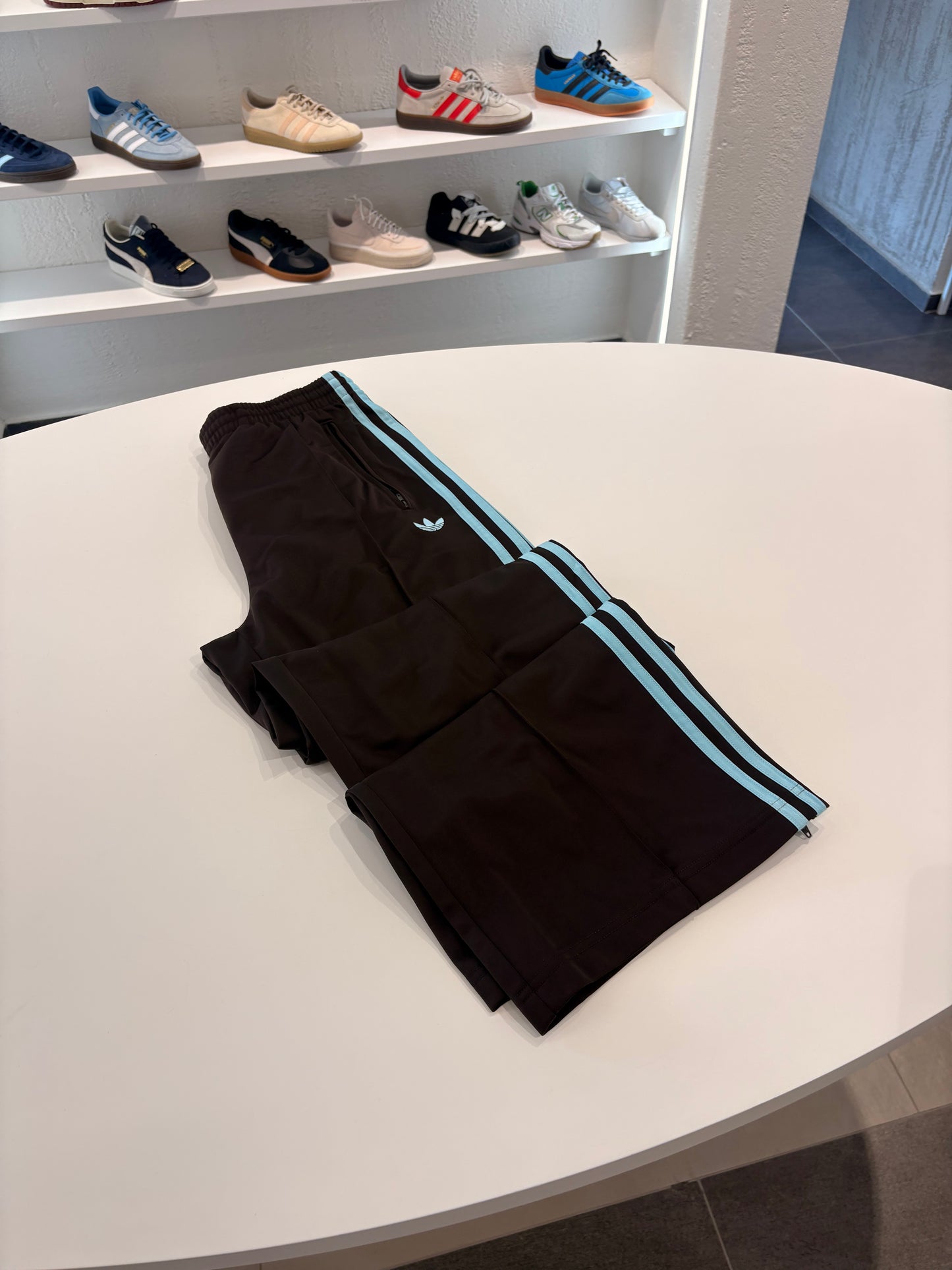 Pantaloni Adidas firebird aurora coffee icey blue