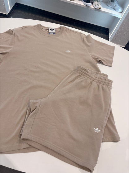 Completo Adidas basic beige