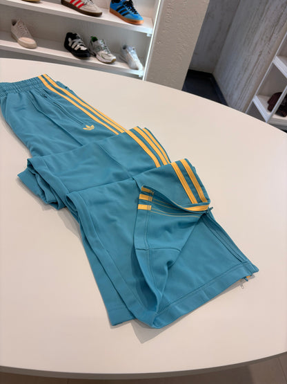 Pant Adidas fb loose azzurro e giallo