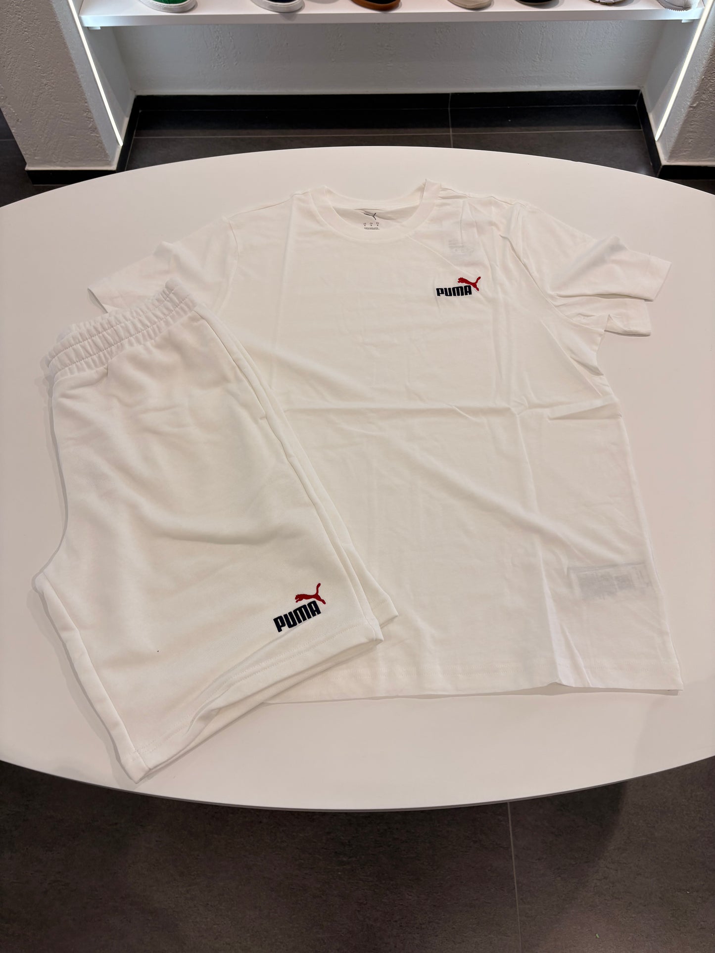Completino Puma small logo