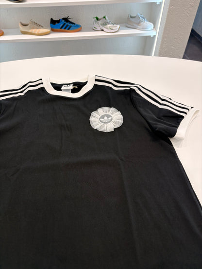 T-shirt Adidas ORIGINALS lace branding