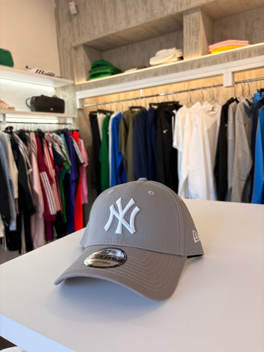 Cappello New Era grigio