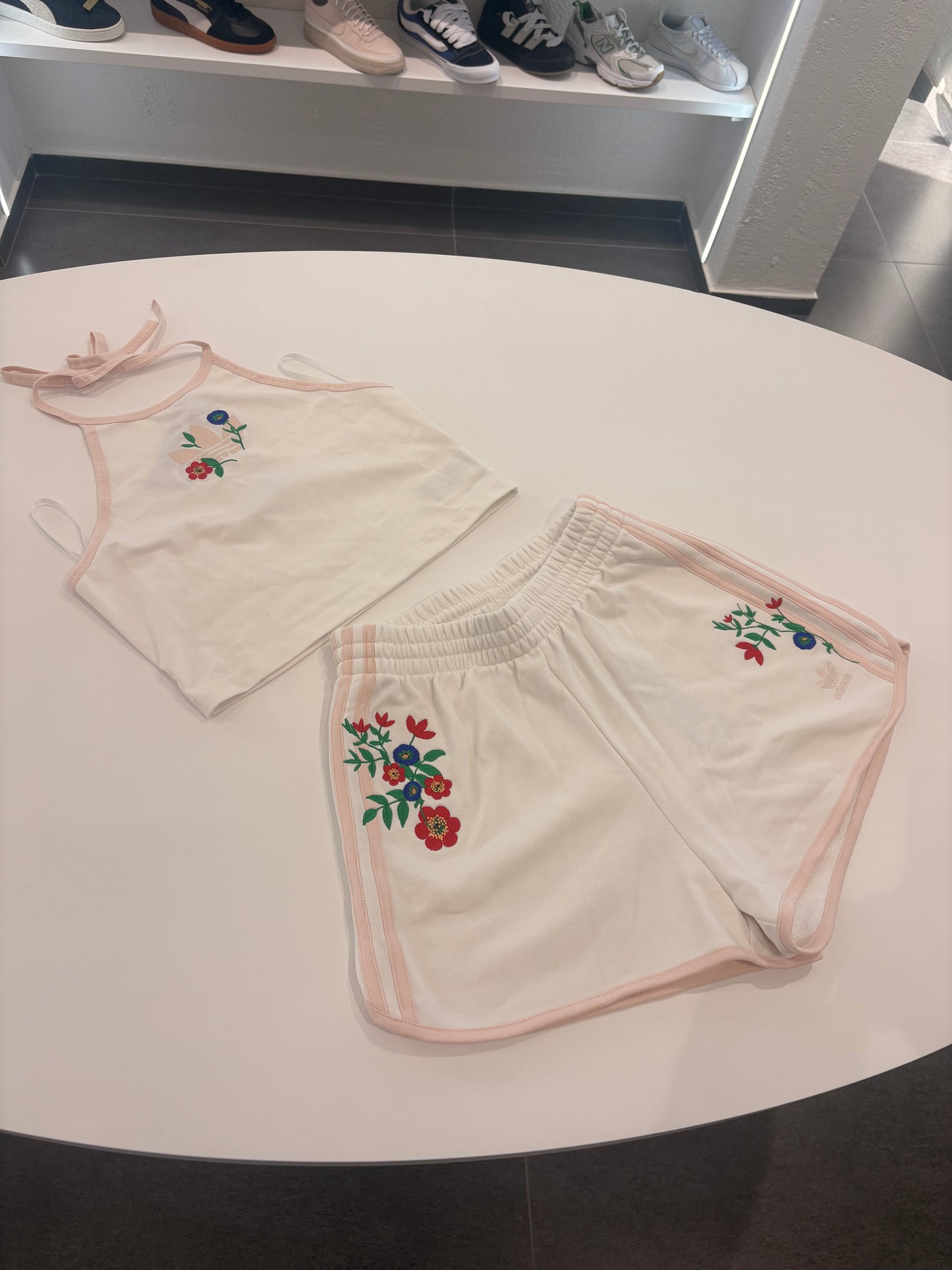 Coordinato flowers Adidas