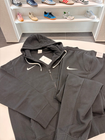 Tuta Nike con zip