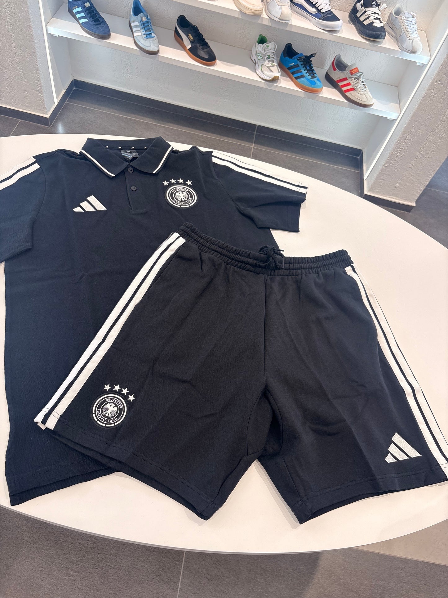Completino Adidas Germania