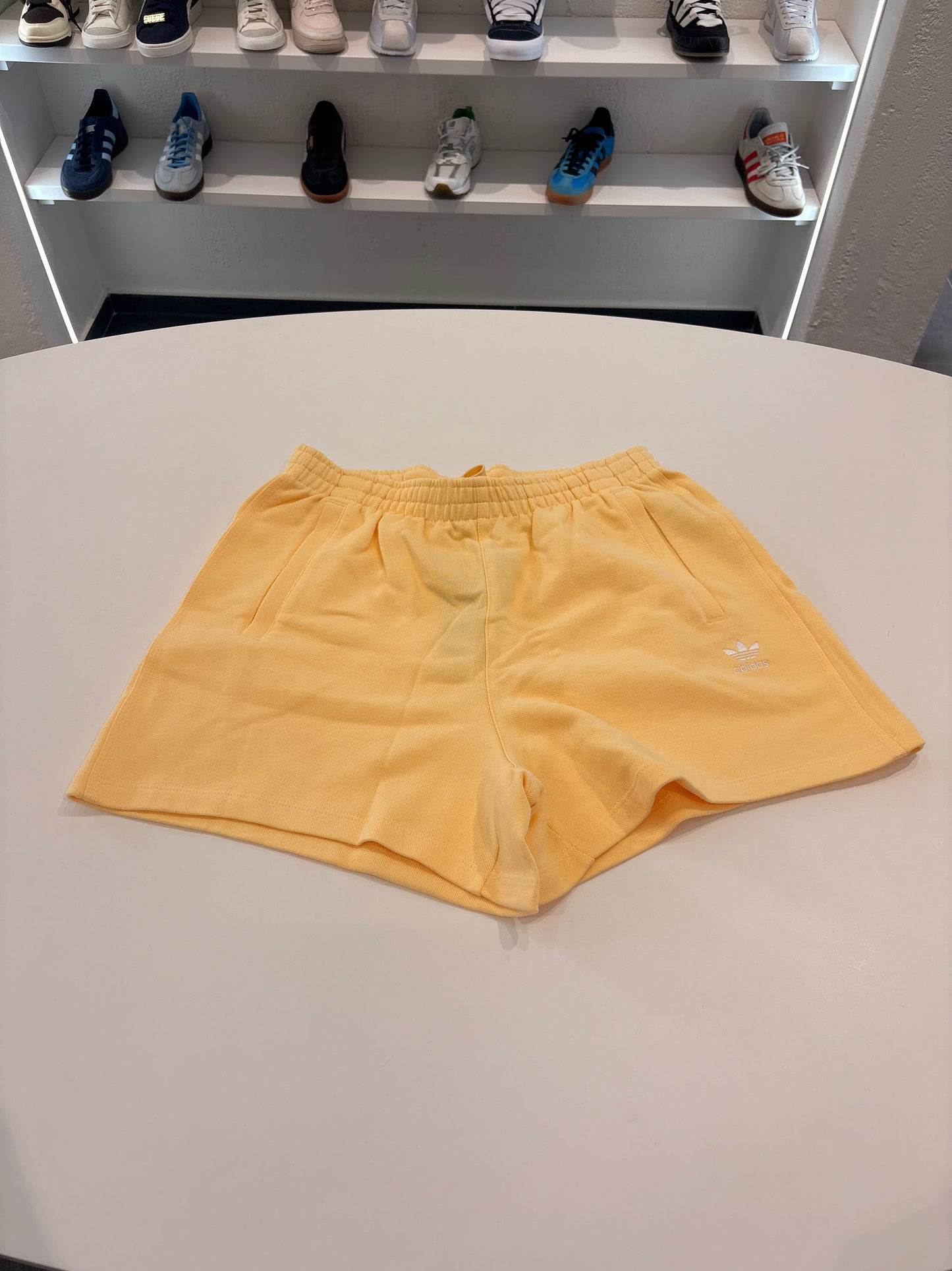 Shorts Adidas ess yellow