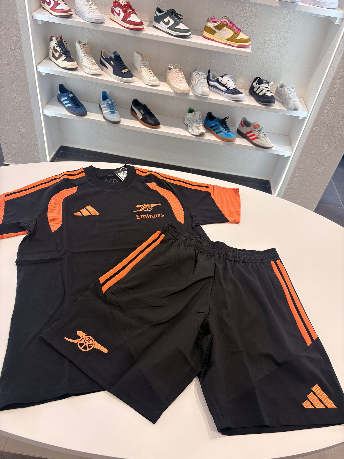 Completino Arsenal Adidas